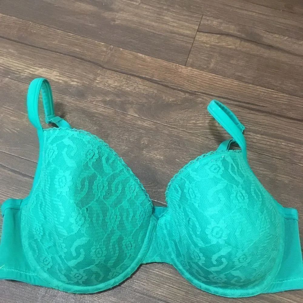Cacique turquoise 40DD lace embossed bra